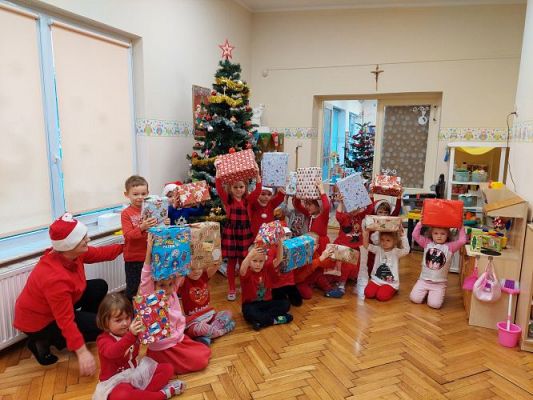 Grafika #44: 06.12.2021 Mikołajkowe niespodzianki