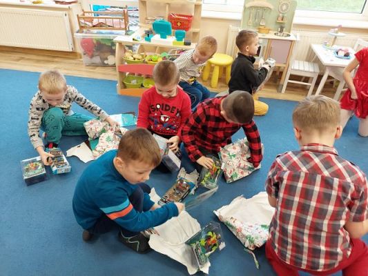 Grafika #64: 06.12.2021 Mikołajkowe niespodzianki