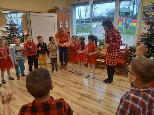 Grafika #77: 06.12.2021 Mikołajkowe niespodzianki