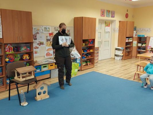 Grafika #21: 26.11.2021 Zajęcia edukacyjne nt: "Zimowe karmniki"