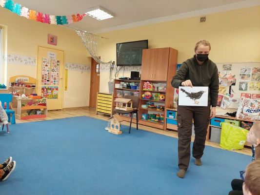 Grafika #22: 26.11.2021 Zajęcia edukacyjne nt: "Zimowe karmniki"