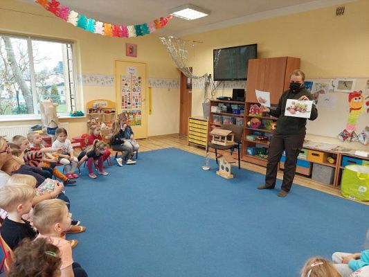 Grafika #29: 26.11.2021 Zajęcia edukacyjne nt: "Zimowe karmniki"