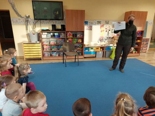 Grafika #37: 26.11.2021 Zajęcia edukacyjne nt: "Zimowe karmniki"