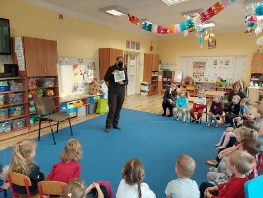 Grafika #39: 26.11.2021 Zajęcia edukacyjne nt: "Zimowe karmniki"