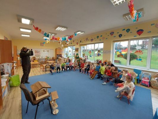 Grafika #41: 26.11.2021 Zajęcia edukacyjne nt: "Zimowe karmniki"