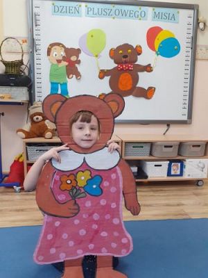 Grafika #1: 25.11.2021 Dzień pluszowego misia gr.III
