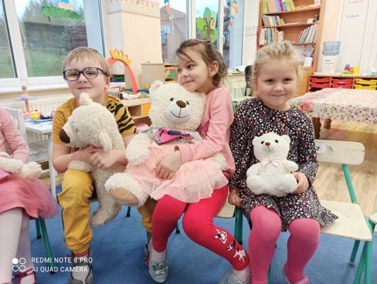 Grafika #2: 25.11.2021 Dzień pluszowego misia gr.III