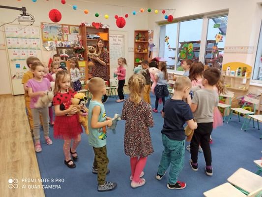 Grafika #4: 25.11.2021 Dzień pluszowego misia gr.III