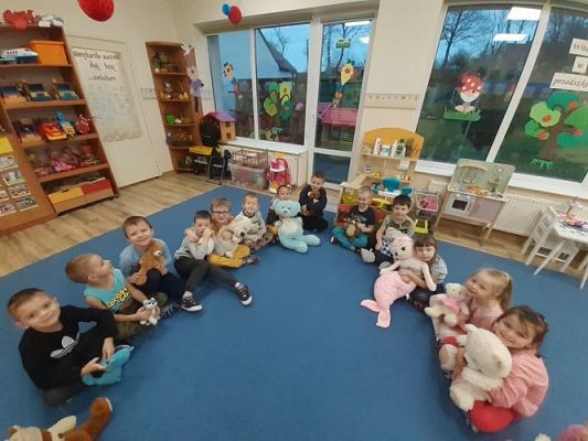 Grafika #8: 25.11.2021 Dzień pluszowego misia gr.III