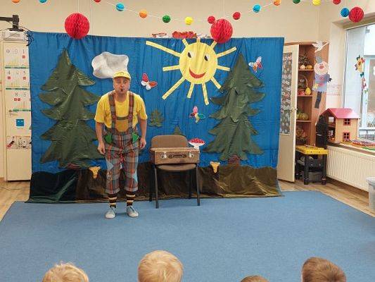 Grafika #3: 17.11.2021 Przedstawienie teatralne pt."Bajki rozmaite J.Brzechwy i J.Tuwima"