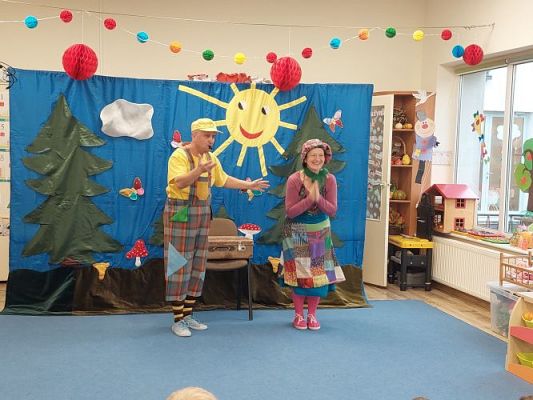 Grafika #4: 17.11.2021 Przedstawienie teatralne pt."Bajki rozmaite J.Brzechwy i J.Tuwima"