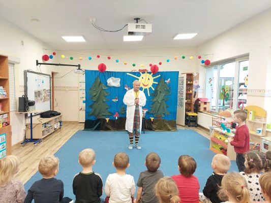 Grafika #8: 17.11.2021 Przedstawienie teatralne pt."Bajki rozmaite J.Brzechwy i J.Tuwima"