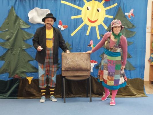 Grafika #16: 17.11.2021 Przedstawienie teatralne pt."Bajki rozmaite J.Brzechwy i J.Tuwima"
