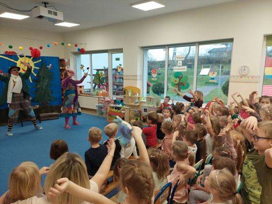 Grafika #35: 17.11.2021 Przedstawienie teatralne pt."Bajki rozmaite J.Brzechwy i J.Tuwima"