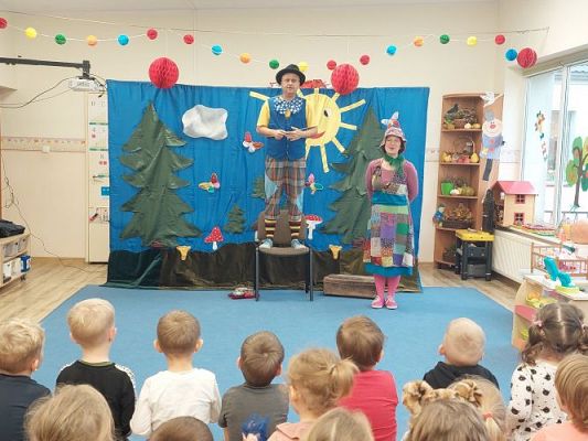 Grafika #41: 17.11.2021 Przedstawienie teatralne pt."Bajki rozmaite J.Brzechwy i J.Tuwima"