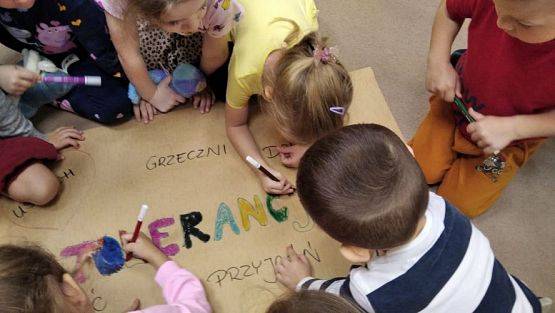 Grafika #16: 16.11.2021 Dzień Tolerancji gr II i gr I