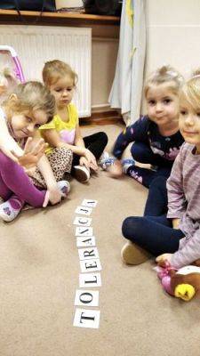 Grafika #17: 16.11.2021 Dzień Tolerancji gr II i gr I