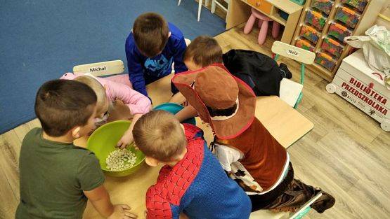 Grafika #1: 05.11.2021 Dzień postaci z bajek gr III