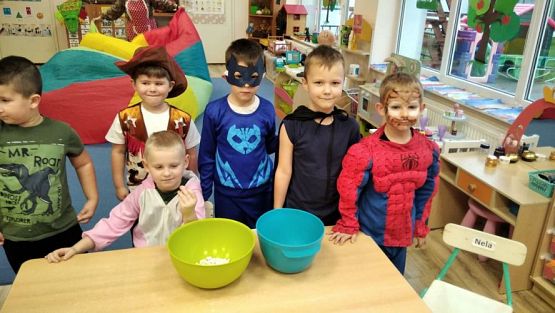 Grafika #3: 05.11.2021 Dzień postaci z bajek gr III