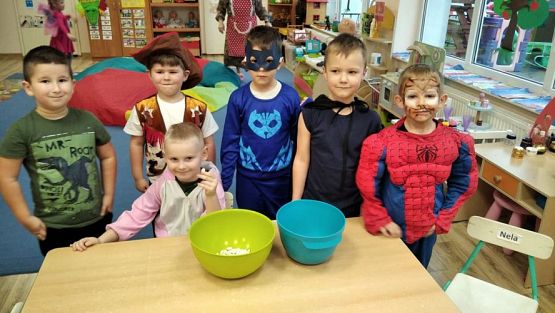 Grafika #9: 05.11.2021 Dzień postaci z bajek gr III