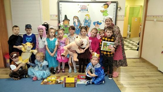 Grafika #12: 05.11.2021 Dzień postaci z bajek gr III