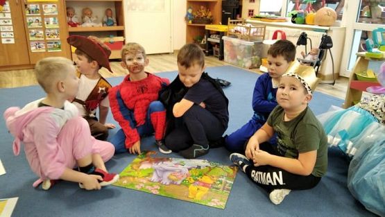 Grafika #17: 05.11.2021 Dzień postaci z bajek gr III