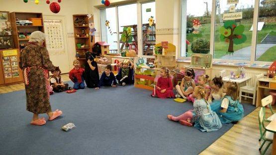 Grafika #19: 05.11.2021 Dzień postaci z bajek gr III