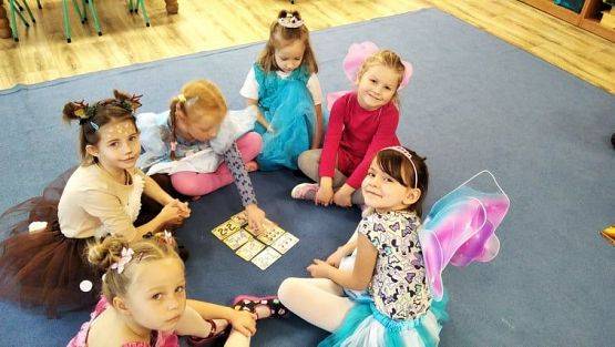 Grafika #28: 05.11.2021 Dzień postaci z bajek gr III