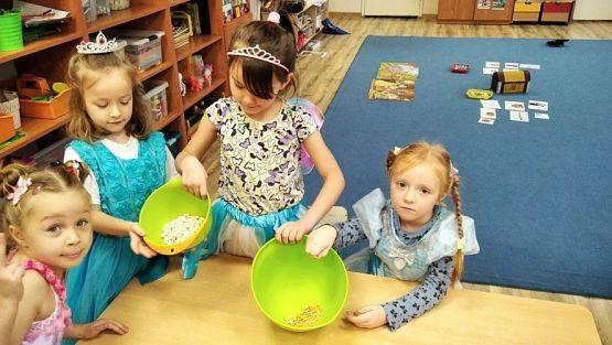 Grafika #29: 05.11.2021 Dzień postaci z bajek gr III