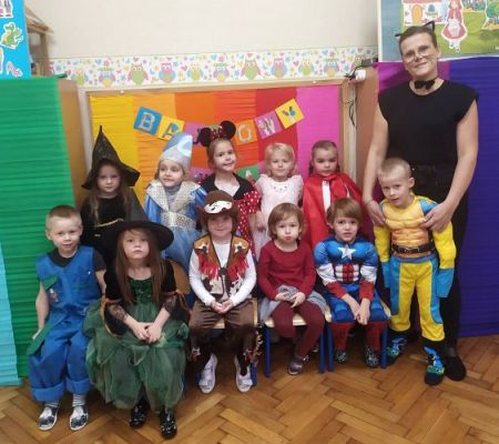 Grafika #0: 05.11.2021 Dzień postaci z bajek gr II