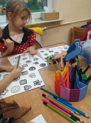 Grafika #12: 05.11.2021 Dzień postaci z bajek gr II