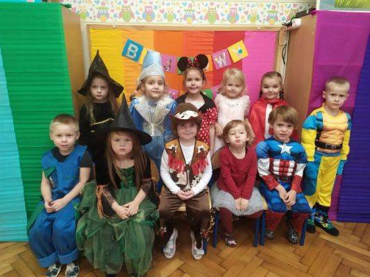 Grafika #19: 05.11.2021 Dzień postaci z bajek gr II