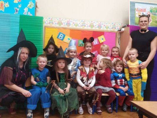 Grafika #20: 05.11.2021 Dzień postaci z bajek gr II