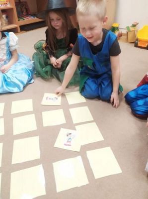 Grafika #22: 05.11.2021 Dzień postaci z bajek gr II