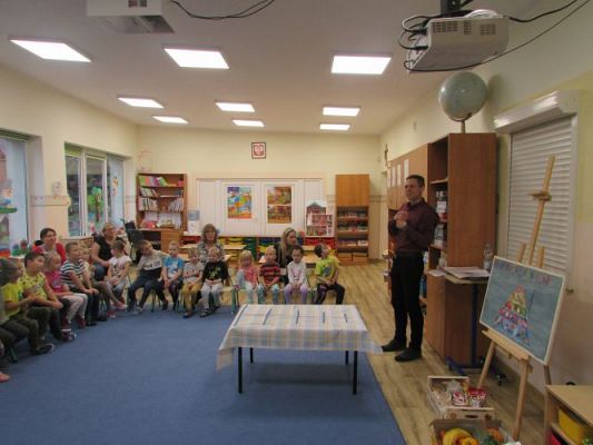 Grafika #7: 22.10.2021 Spotkanie z dietetykiem panem Łukaszem Mielewczykiem