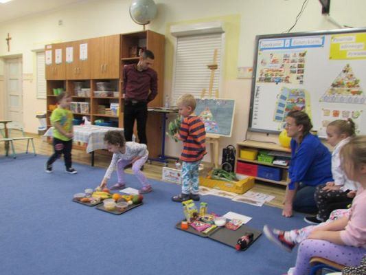 Grafika #17: 22.10.2021 Spotkanie z dietetykiem panem Łukaszem Mielewczykiem