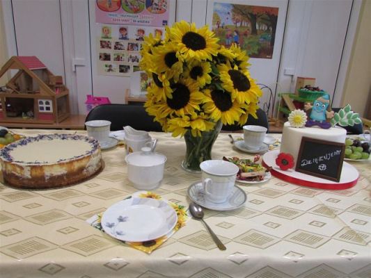 Grafika #2: 14.10.2021 Dzień Edukacji Narodowej