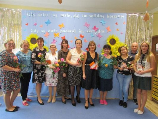 Grafika #75: 14.10.2021 Dzień Edukacji Narodowej