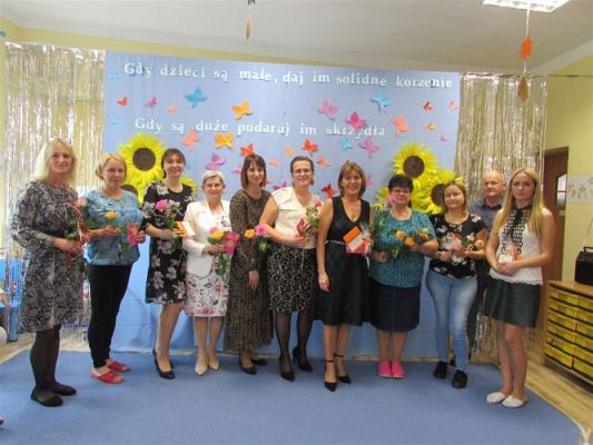 Grafika #77: 14.10.2021 Dzień Edukacji Narodowej