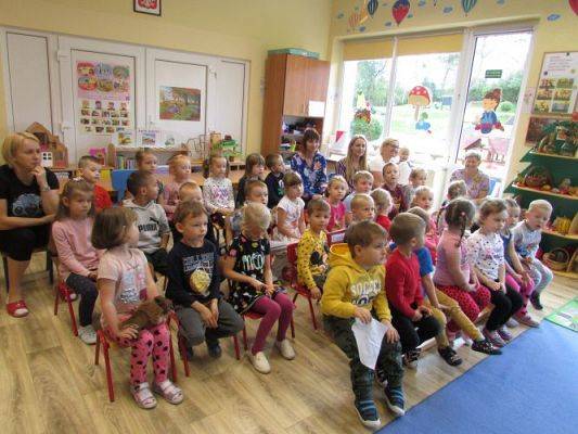 Grafika #2: 12.10.2021 Przedstawienie pt. "Słoń Trąbalski"