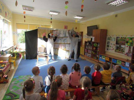 Grafika #8: 12.10.2021 Przedstawienie pt. "Słoń Trąbalski"