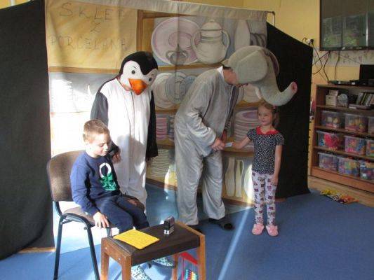 Grafika #12: 12.10.2021 Przedstawienie pt. "Słoń Trąbalski"