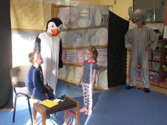 Grafika #13: 12.10.2021 Przedstawienie pt. "Słoń Trąbalski"