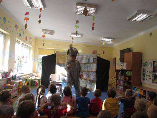 Grafika #15: 12.10.2021 Przedstawienie pt. "Słoń Trąbalski"