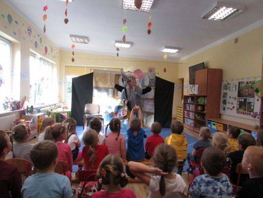 Grafika #17: 12.10.2021 Przedstawienie pt. "Słoń Trąbalski"