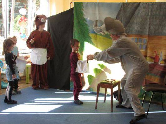 Grafika #29: 12.10.2021 Przedstawienie pt. "Słoń Trąbalski"