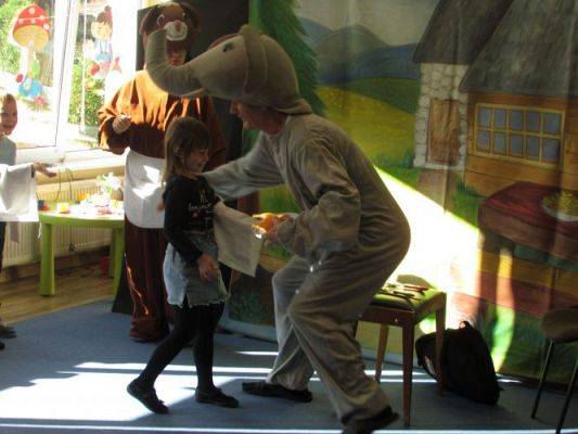 Grafika #30: 12.10.2021 Przedstawienie pt. "Słoń Trąbalski"