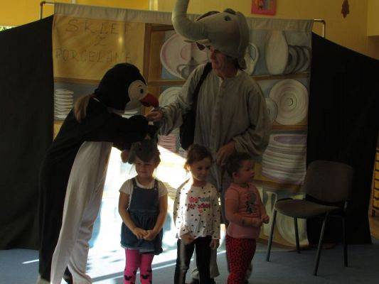 Grafika #38: 12.10.2021 Przedstawienie pt. "Słoń Trąbalski"