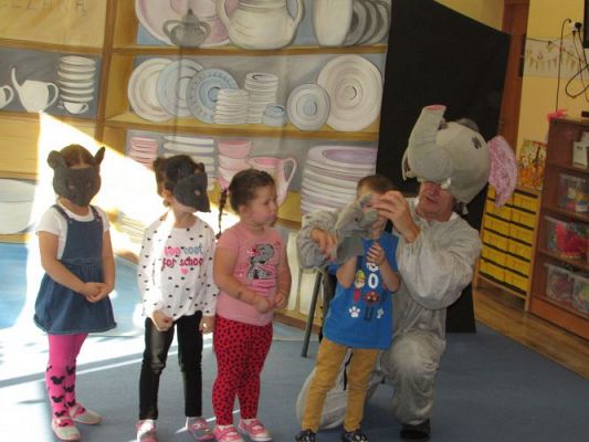 Grafika #40: 12.10.2021 Przedstawienie pt. "Słoń Trąbalski"