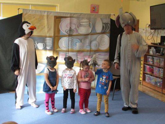 Grafika #43: 12.10.2021 Przedstawienie pt. "Słoń Trąbalski"